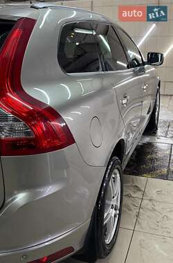 Внедорожник / Кроссовер Volvo XC60 2016 в 
