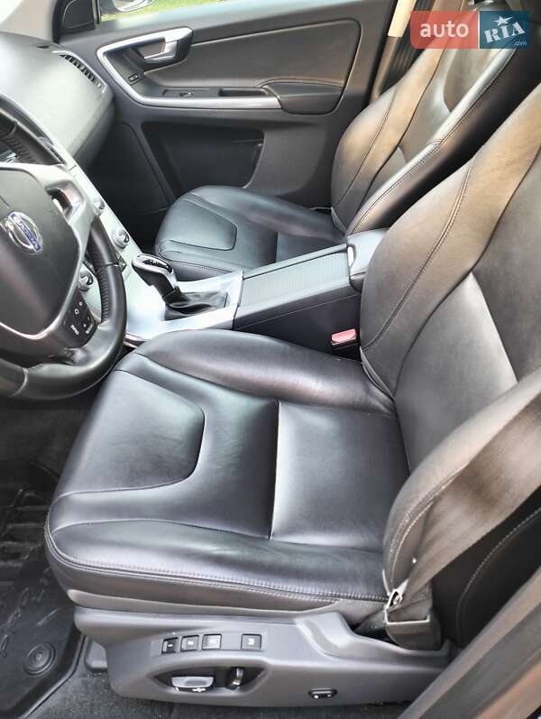 Внедорожник / Кроссовер Volvo XC60 2016 в Бережанах