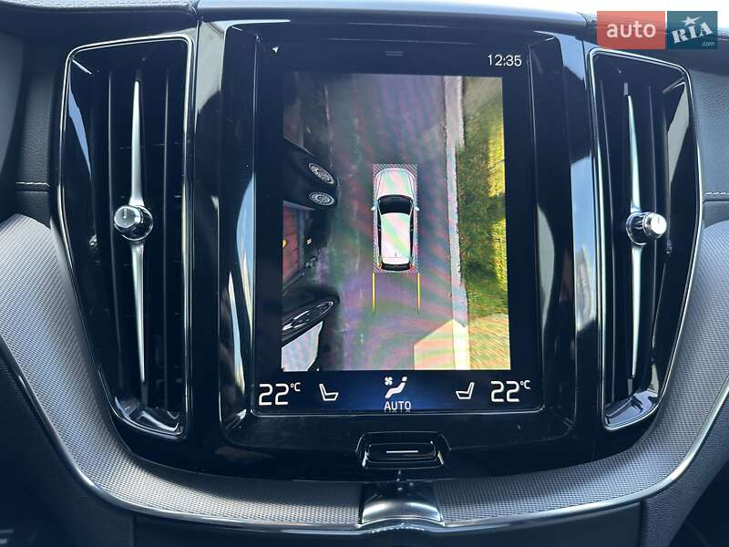 Внедорожник / Кроссовер Volvo XC60 2018 в Киеве