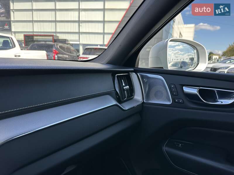 Внедорожник / Кроссовер Volvo XC60 2018 в Киеве