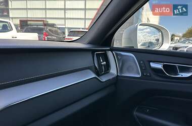Внедорожник / Кроссовер Volvo XC60 2018 в 