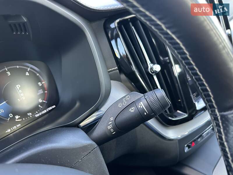 Внедорожник / Кроссовер Volvo XC60 2018 в Киеве