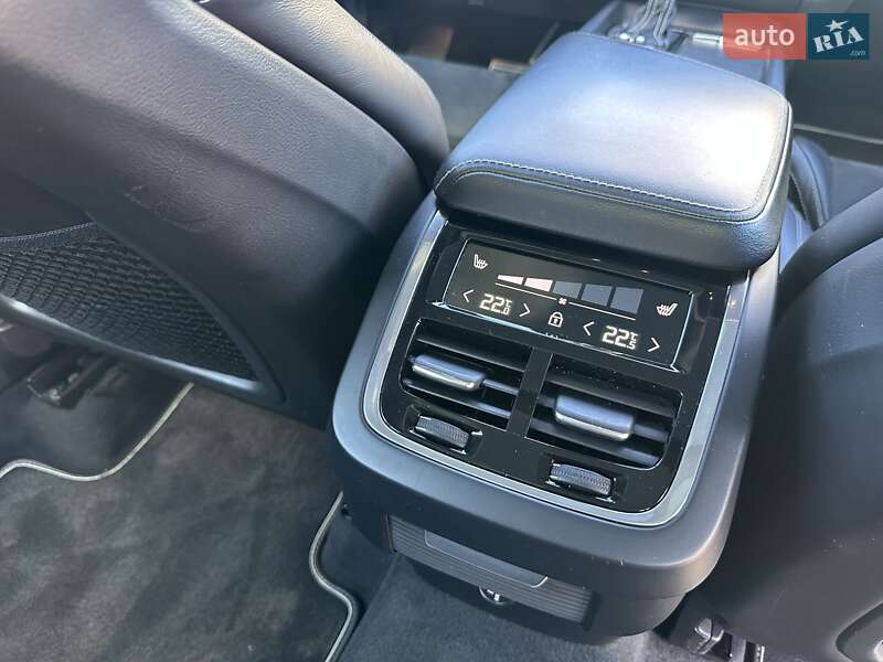 Внедорожник / Кроссовер Volvo XC60 2018 в Киеве