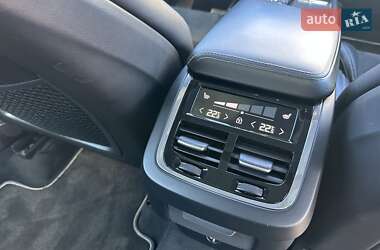 Внедорожник / Кроссовер Volvo XC60 2018 в 