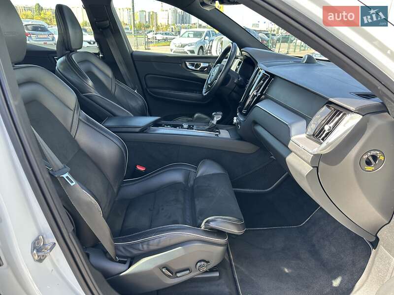 Внедорожник / Кроссовер Volvo XC60 2018 в Киеве