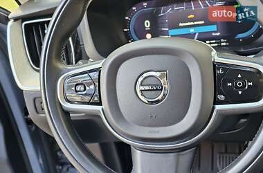 Внедорожник / Кроссовер Volvo XC60 2021 в 