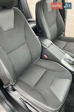 Внедорожник / Кроссовер Volvo XC60 2013 в 