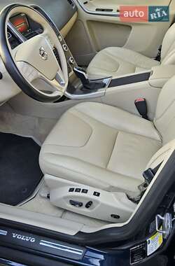 Позашляховик / Кросовер Volvo XC60 2014 в 