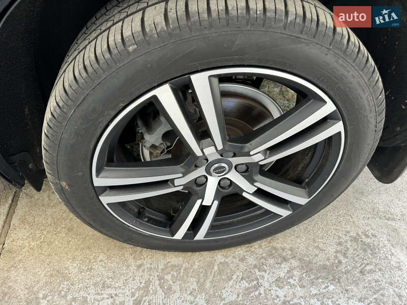 Внедорожник / Кроссовер Volvo XC60 2021 в Подольске