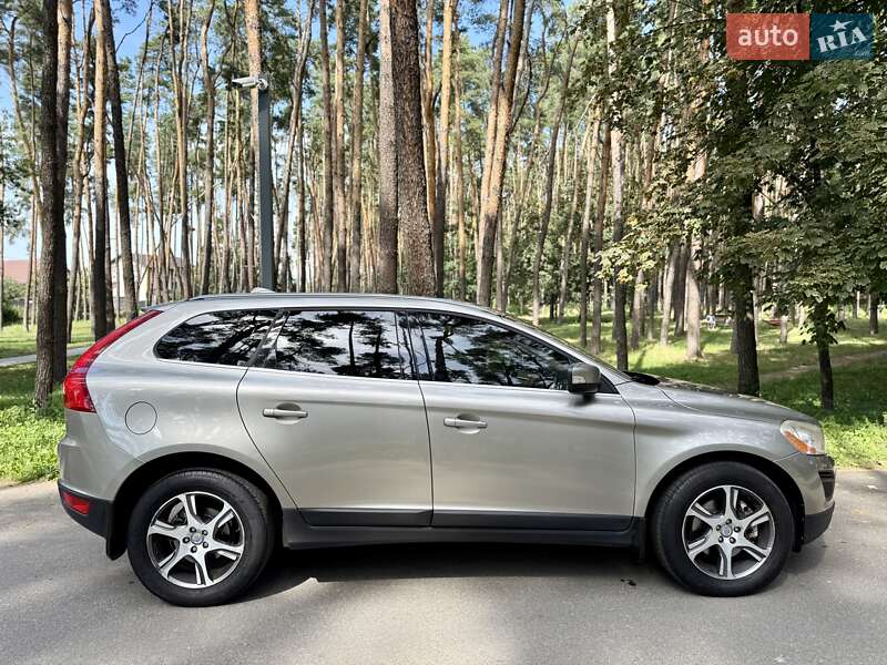 Внедорожник / Кроссовер Volvo XC60 2012 в Киеве