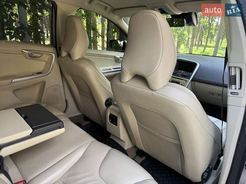 Внедорожник / Кроссовер Volvo XC60 2012 в Киеве