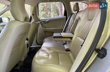 Внедорожник / Кроссовер Volvo XC60 2012 в 