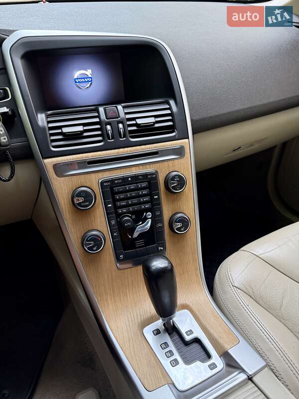 Внедорожник / Кроссовер Volvo XC60 2012 в Киеве