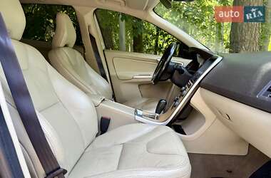 Внедорожник / Кроссовер Volvo XC60 2012 в 