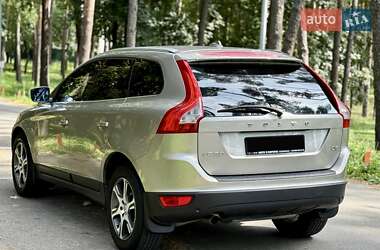Внедорожник / Кроссовер Volvo XC60 2012 в 