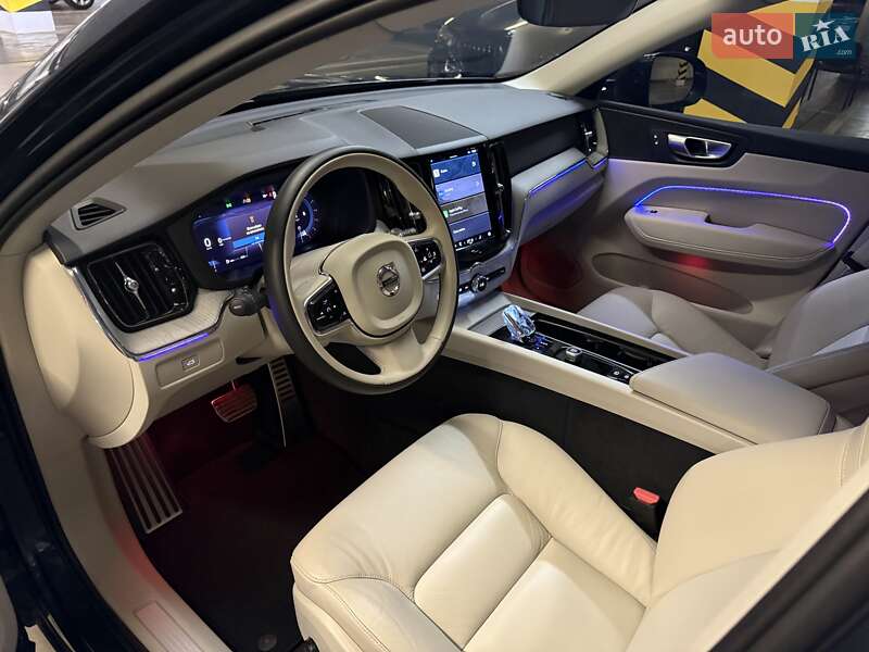 Внедорожник / Кроссовер Volvo XC60 2023 в Киеве