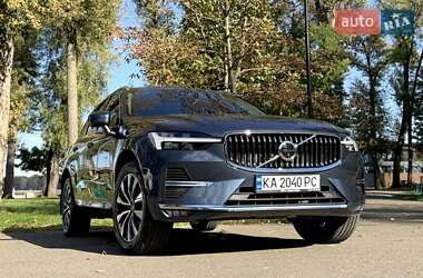 Позашляховик / Кросовер Volvo XC60 2023 в 