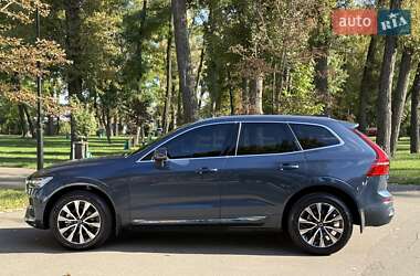 Позашляховик / Кросовер Volvo XC60 2023 в 