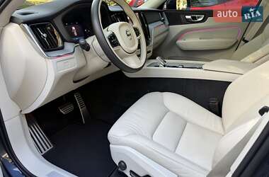 Позашляховик / Кросовер Volvo XC60 2023 в 