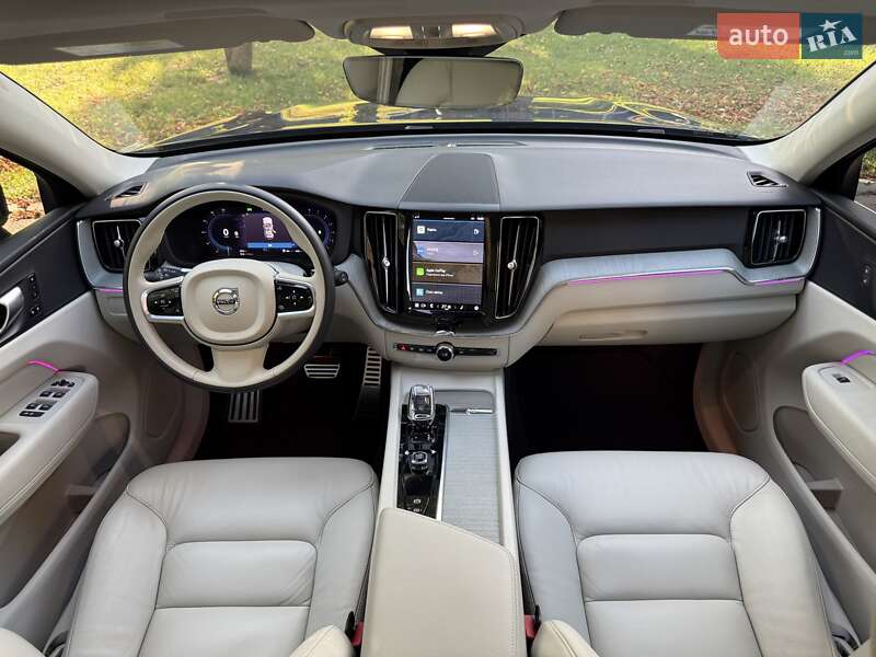 Внедорожник / Кроссовер Volvo XC60 2023 в Киеве