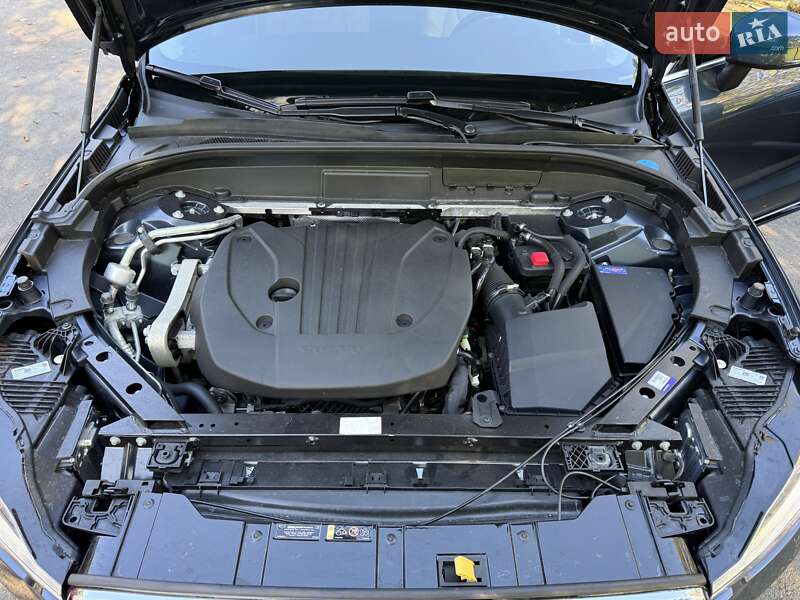 Внедорожник / Кроссовер Volvo XC60 2023 в Киеве