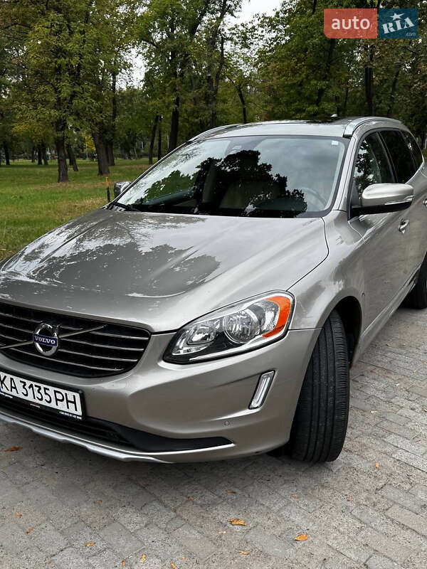 Внедорожник / Кроссовер Volvo XC60 2015 в Киеве