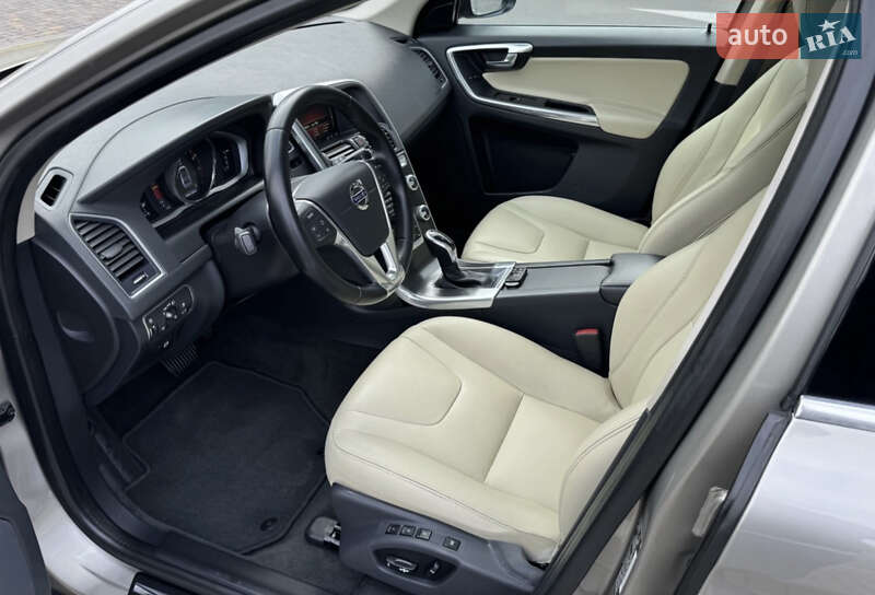 Внедорожник / Кроссовер Volvo XC60 2015 в Киеве