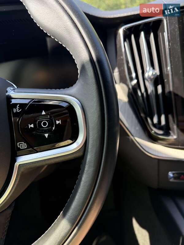 Внедорожник / Кроссовер Volvo XC60 2020 в Днепре