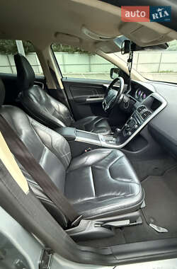 Внедорожник / Кроссовер Volvo XC60 2011 в 