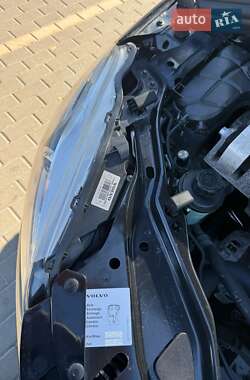 Внедорожник / Кроссовер Volvo XC60 2013 в 