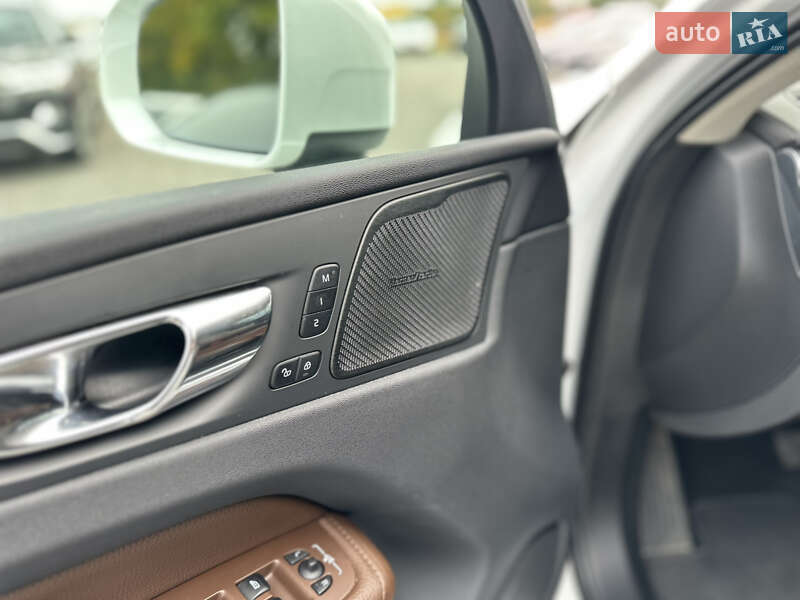 Внедорожник / Кроссовер Volvo XC60 2018 в Ровно