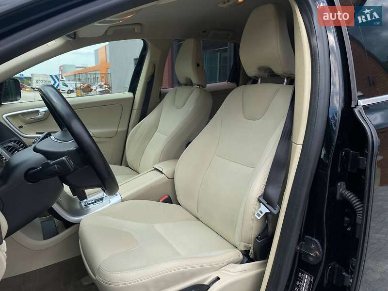 Внедорожник / Кроссовер Volvo XC60 2011 в Киеве