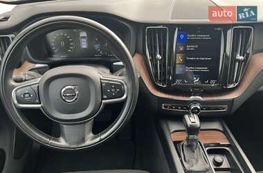 Внедорожник / Кроссовер Volvo XC60 2020 в 