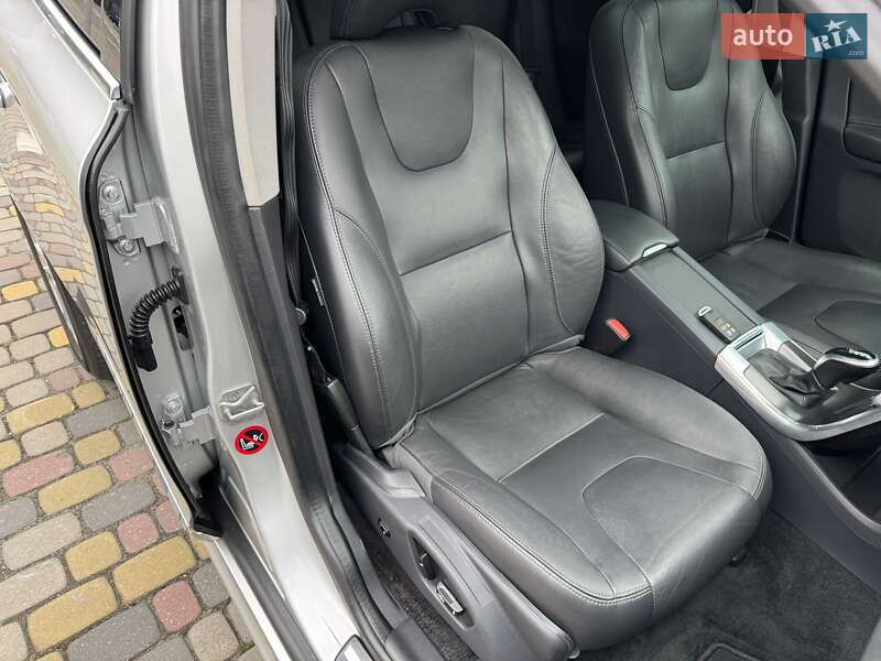 Внедорожник / Кроссовер Volvo XC60 2016 в Луцке