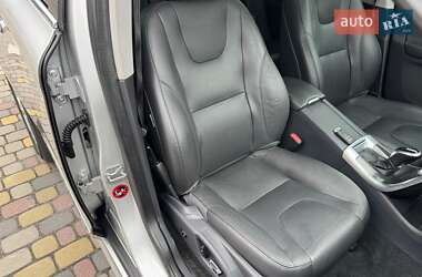 Внедорожник / Кроссовер Volvo XC60 2016 в 