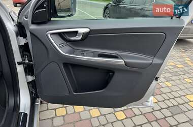 Внедорожник / Кроссовер Volvo XC60 2016 в 