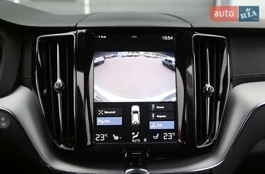 Внедорожник / Кроссовер Volvo XC60 2019 в 