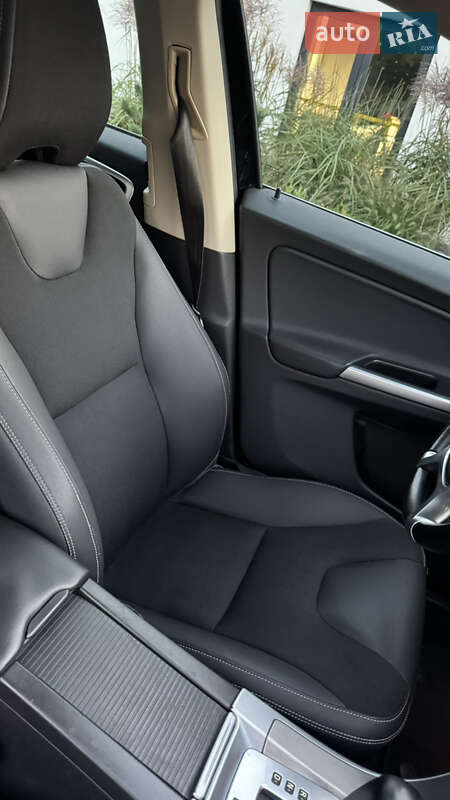 Внедорожник / Кроссовер Volvo XC60 2010 в Луцке