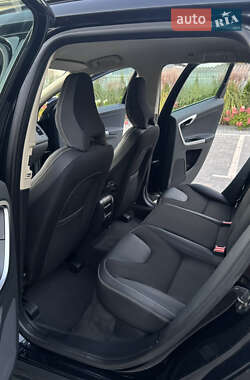 Внедорожник / Кроссовер Volvo XC60 2010 в 