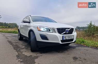 Внедорожник / Кроссовер Volvo XC60 2012 в 