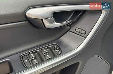Внедорожник / Кроссовер Volvo XC60 2015 в 
