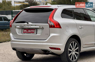 Внедорожник / Кроссовер Volvo XC60 2015 в 