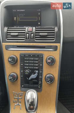 Внедорожник / Кроссовер Volvo XC60 2012 в 