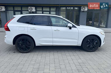 Внедорожник / Кроссовер Volvo XC60 2022 в 