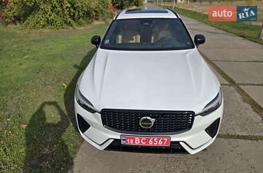 Внедорожник / Кроссовер Volvo XC60 2023 в 