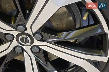 Внедорожник / Кроссовер Volvo XC60 2023 в 