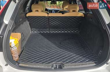 Внедорожник / Кроссовер Volvo XC60 2023 в 