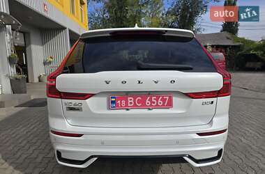 Внедорожник / Кроссовер Volvo XC60 2023 в 