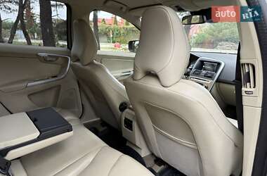 Внедорожник / Кроссовер Volvo XC60 2012 в 
