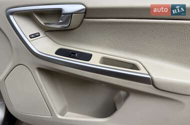 Внедорожник / Кроссовер Volvo XC60 2012 в 